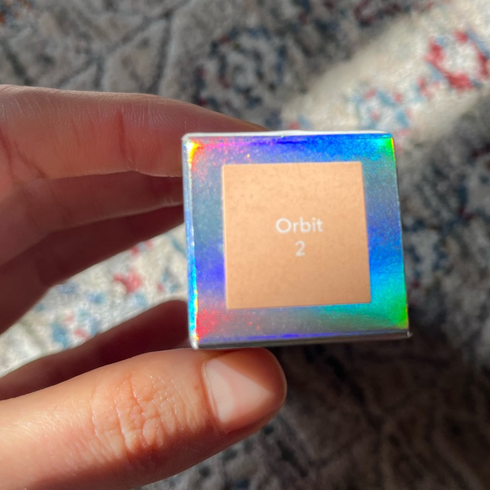 Becca Light Shifter Dewing Tint : 2 Orbit